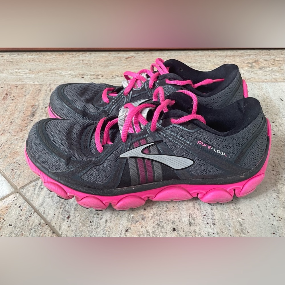Brooks PureFlow Running Shoes Womens 6 B